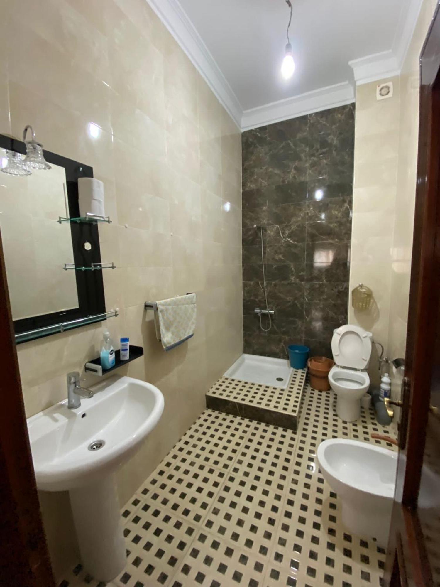 Appartement Martil 3 Chambres Proche De Centre Ville 5Mn A Pied Et La Plage 10Mn A Pied Et 10Mn De Aeroport Tetouan En Voiture Dış mekan fotoğraf